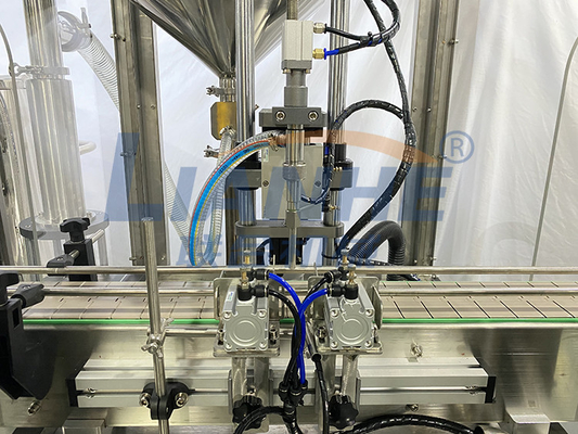 250ml de Zuiger van de flessen Vloeibare Vullende Machine Automatische Vullende het Afdekken Etiketteringslijn