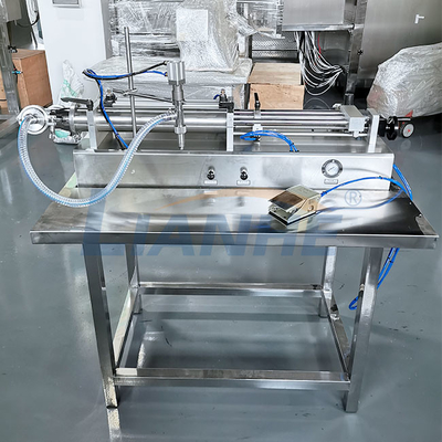 Semi Automatische Vloeibare het Vullen Machine0.6-0.8mpa Horizontale Duurzaam